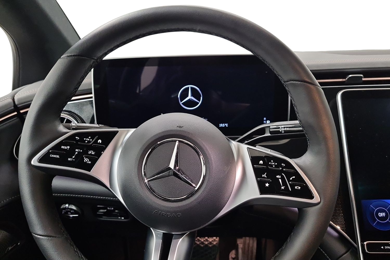 MERCEDES-BENZ EQE 2023