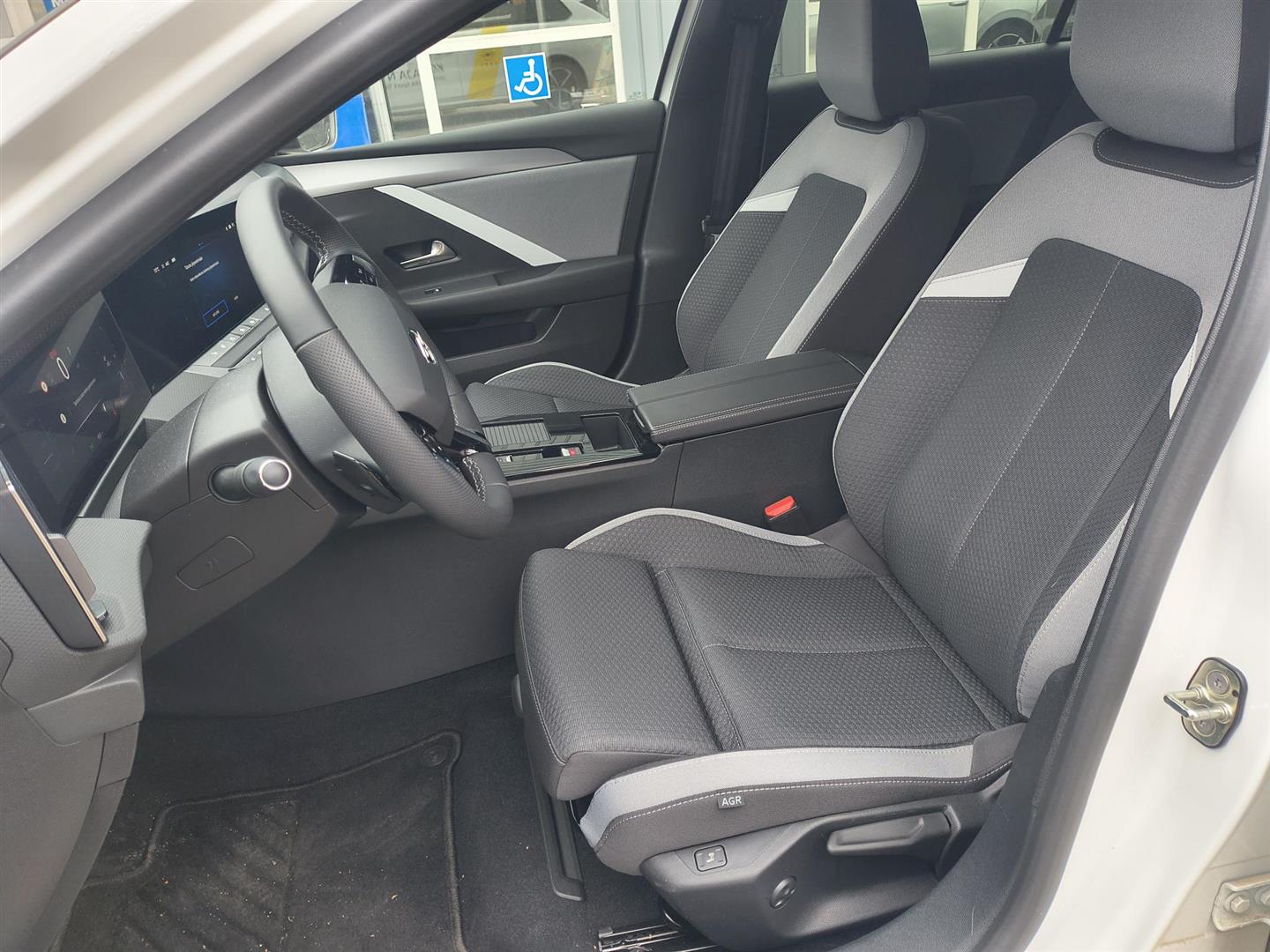 Opel Astra 2025