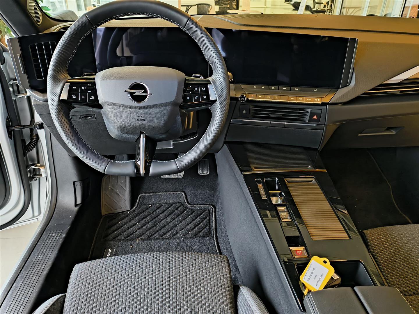 Opel Astra 2025