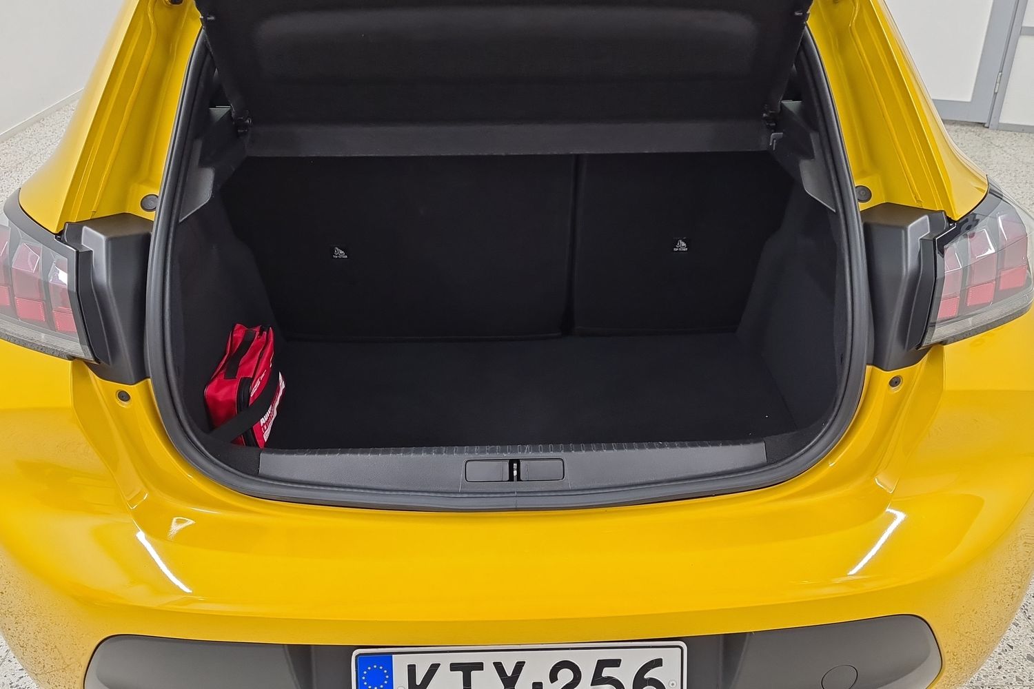 PEUGEOT 208 2020