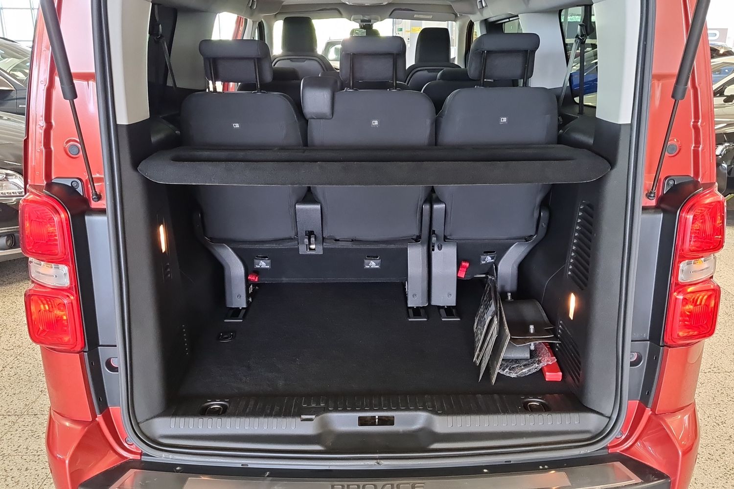 TOYOTA Proace Verso 13