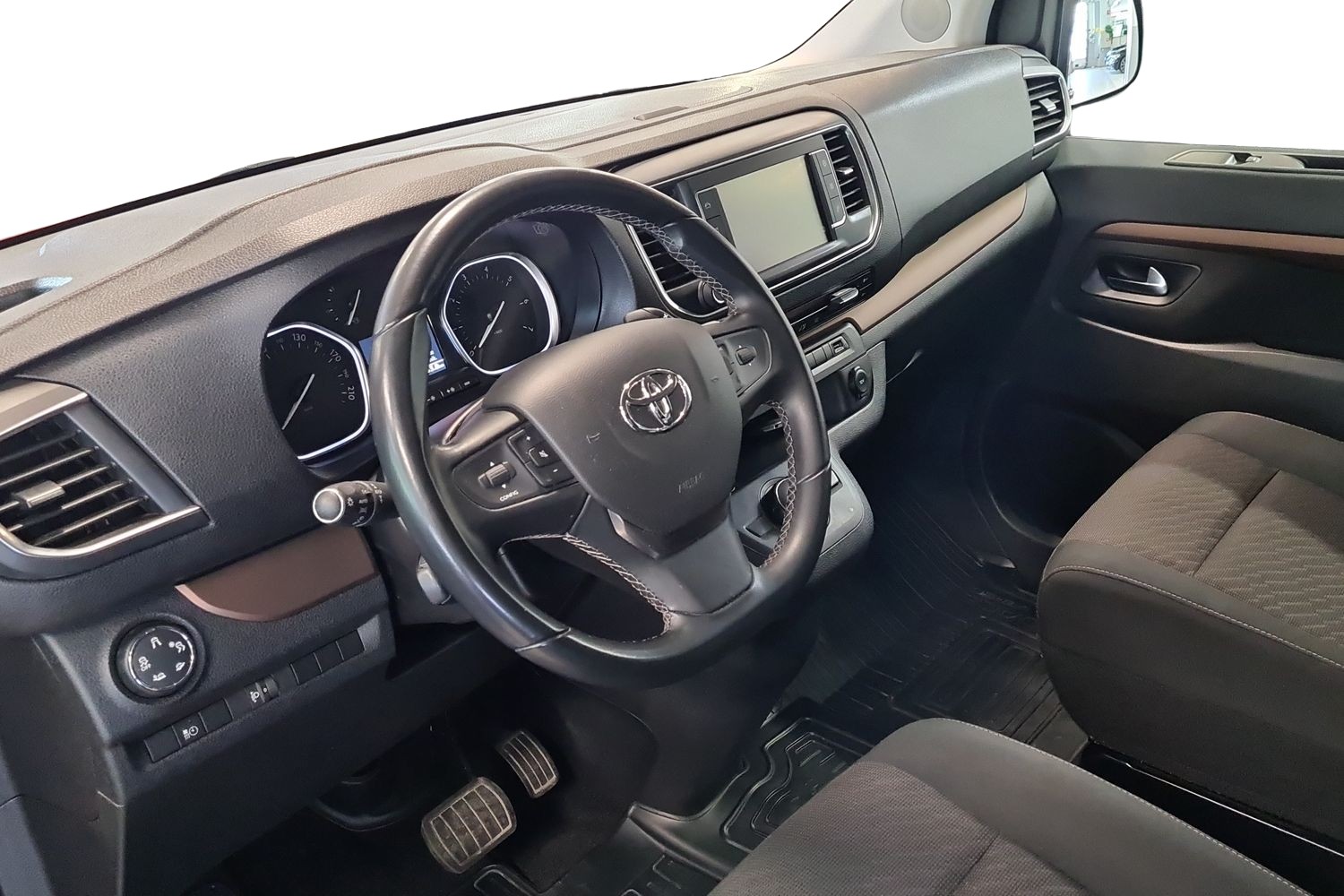 TOYOTA Proace Verso 7
