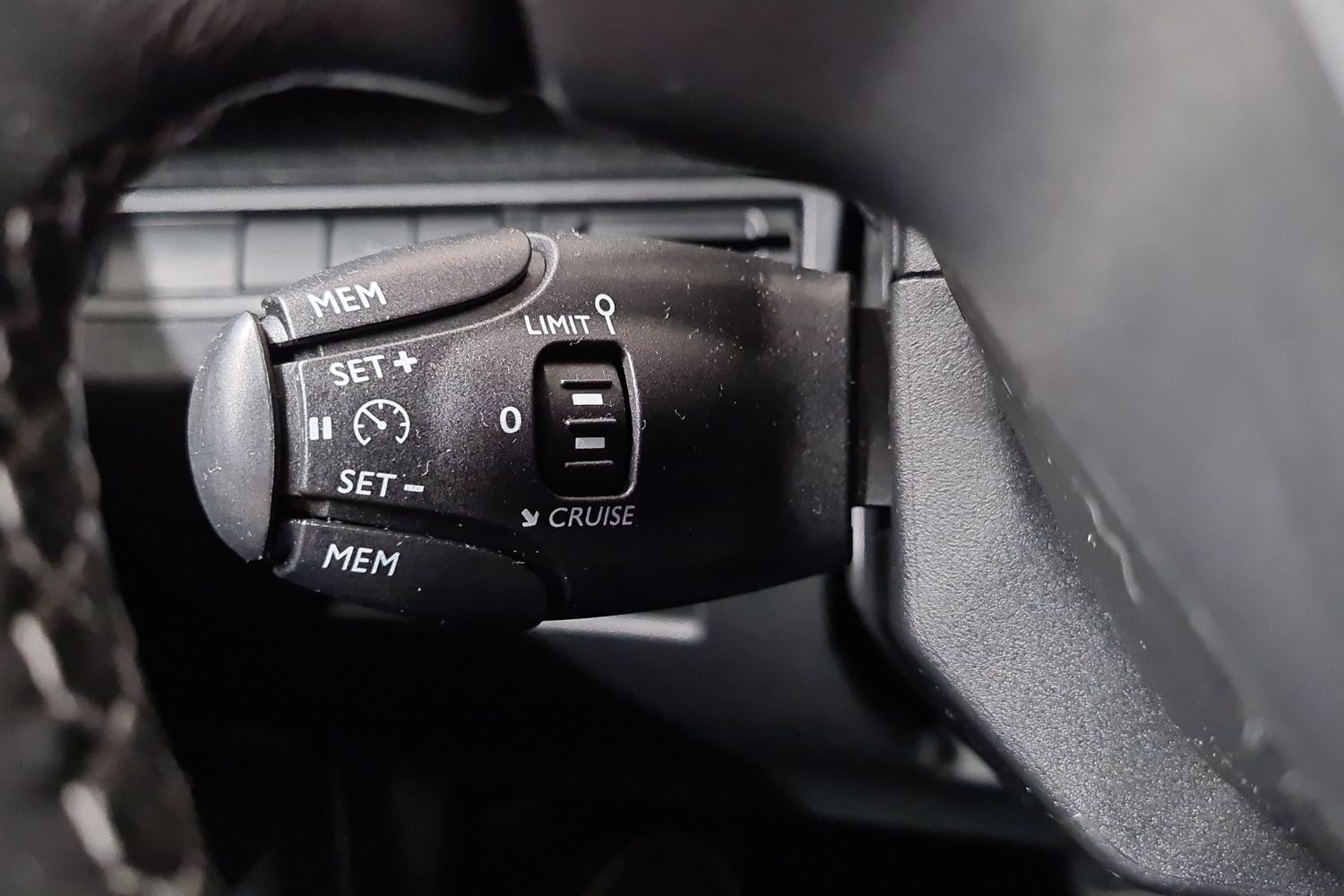 PEUGEOT 3008 2018