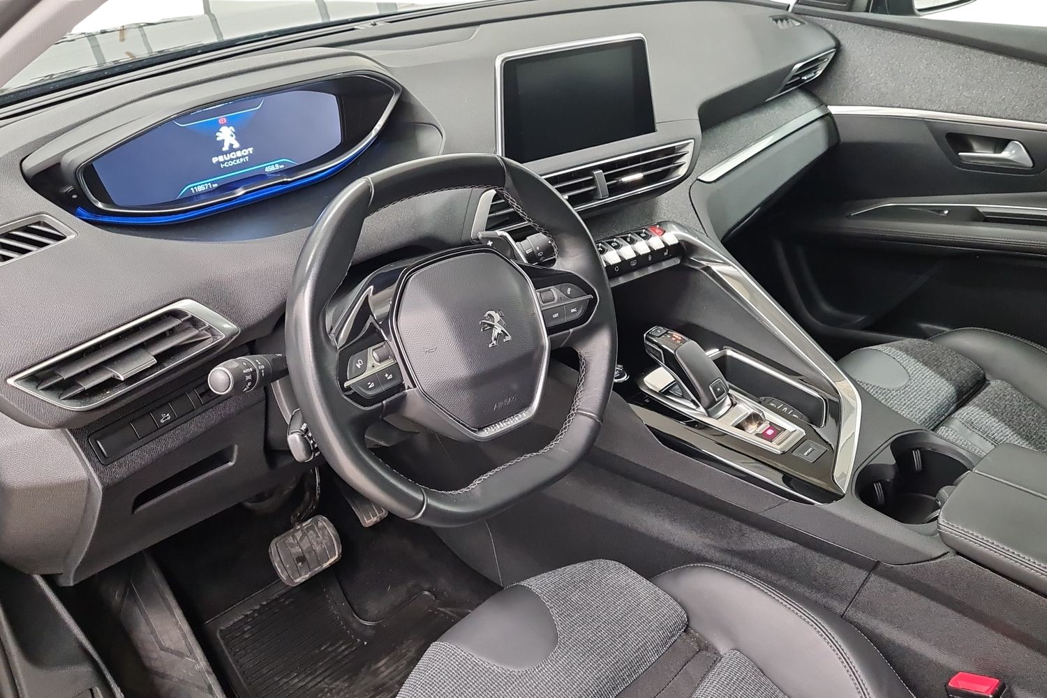 PEUGEOT 3008 2018