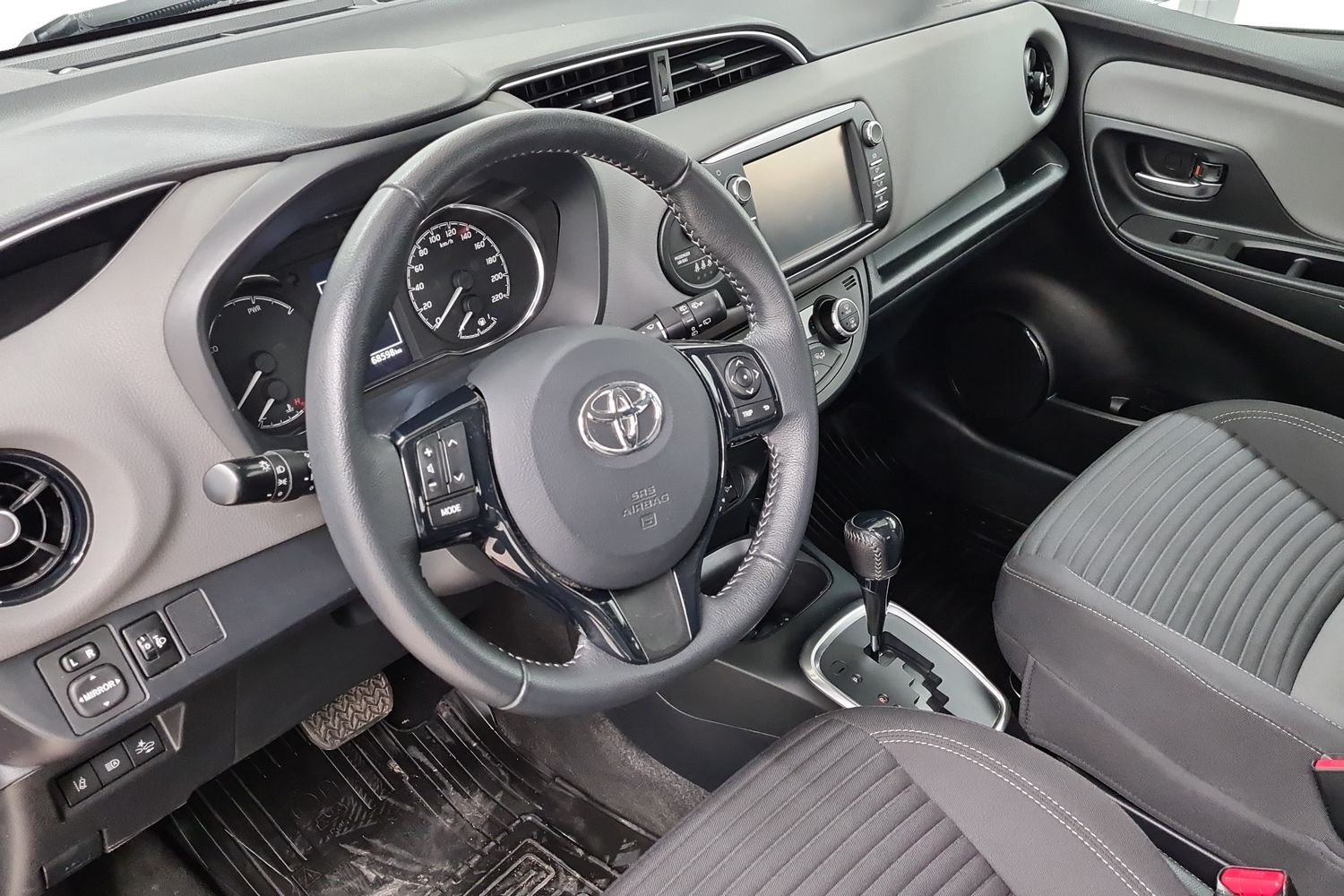 TOYOTA YARIS 2018