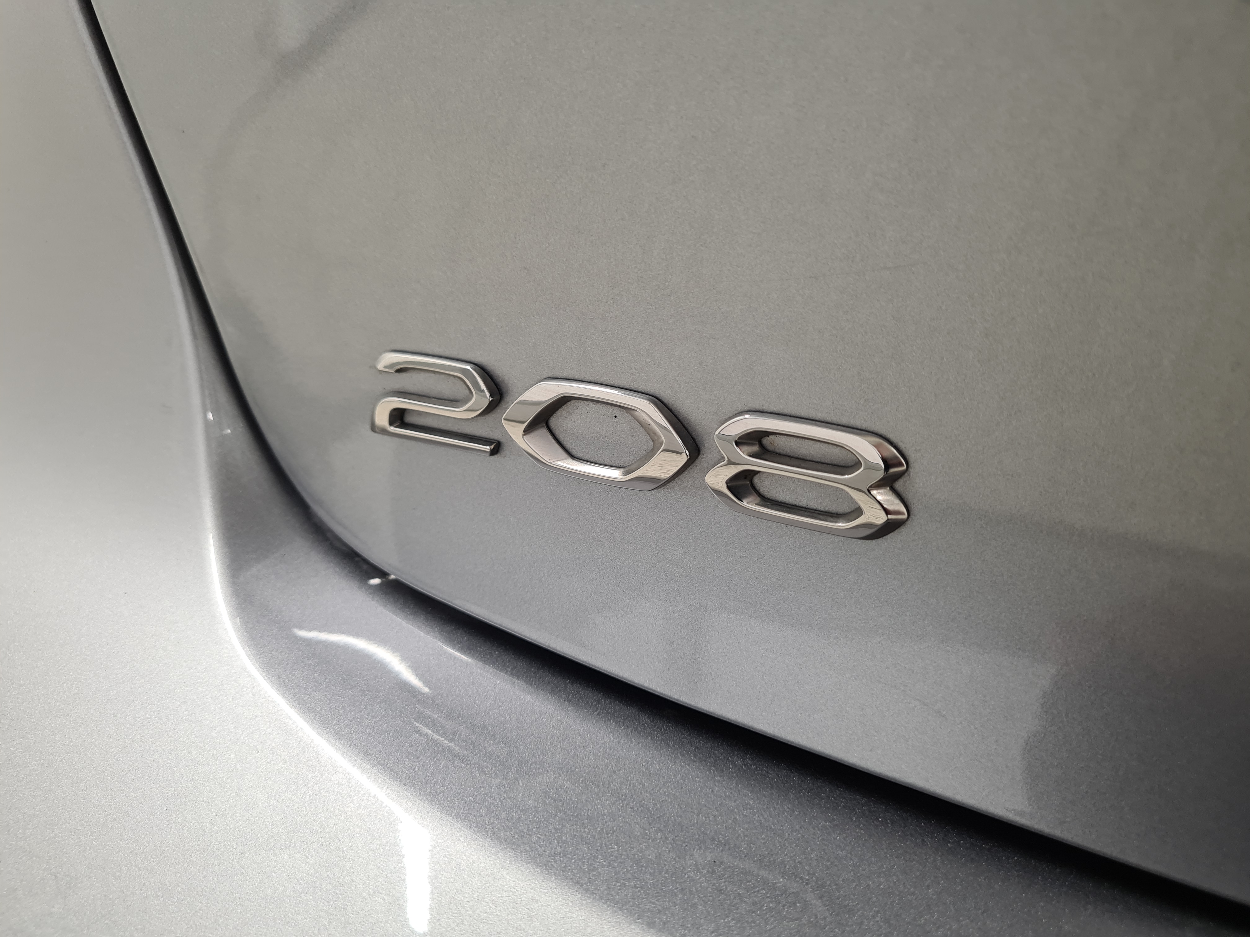 Peugeot 208 2021