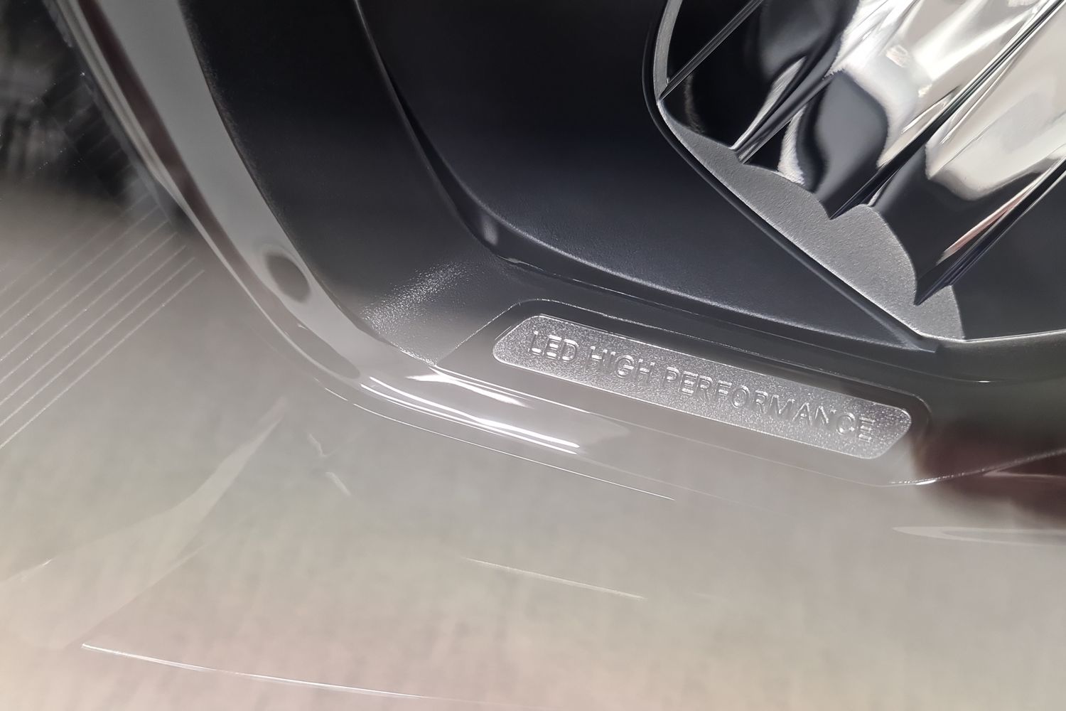 MERCEDES-BENZ EQB 2023