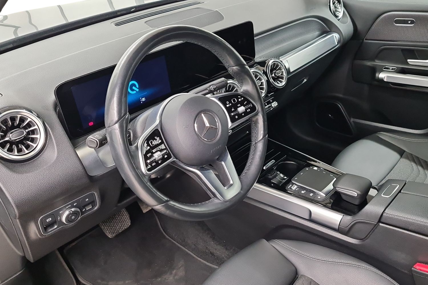 MERCEDES-BENZ EQB 2023