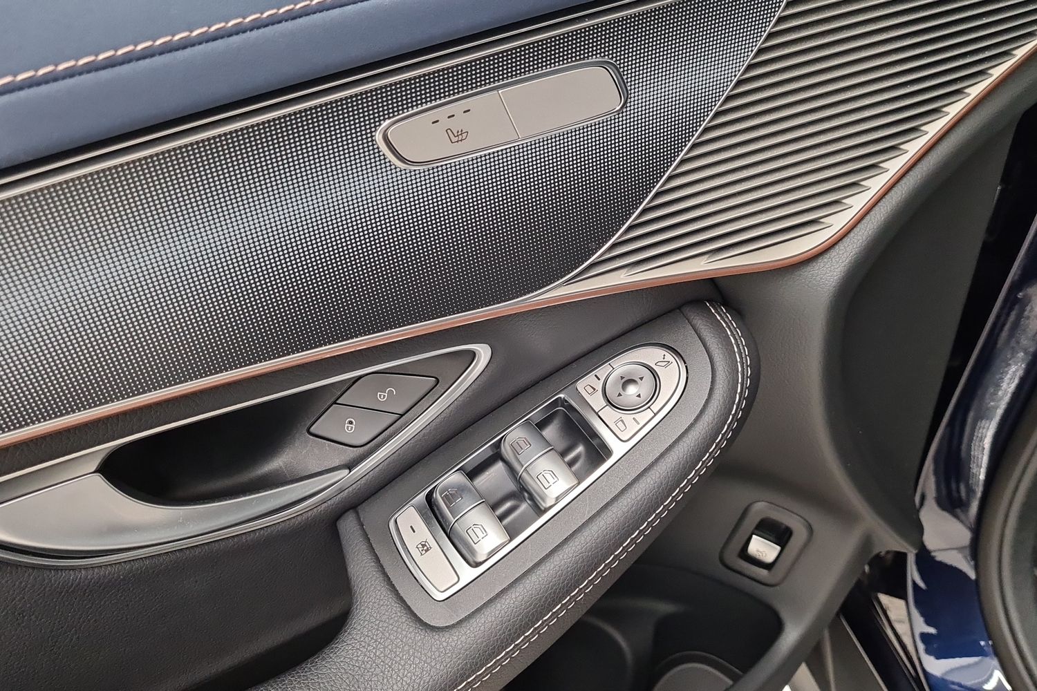 MERCEDES-BENZ EQC 2021