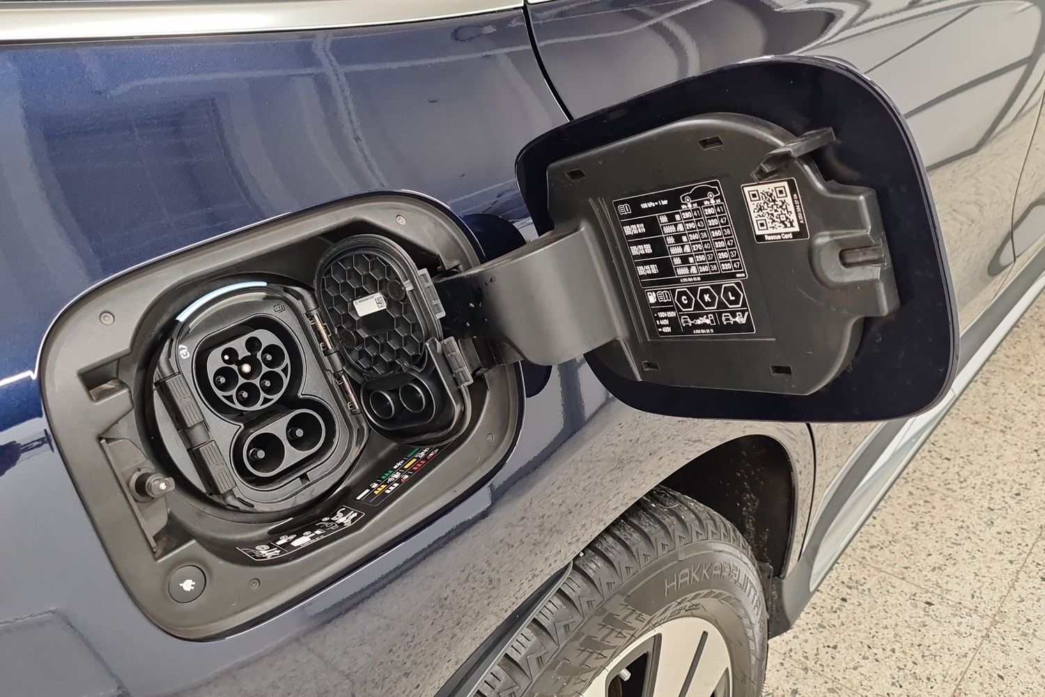 MERCEDES-BENZ EQC 2021