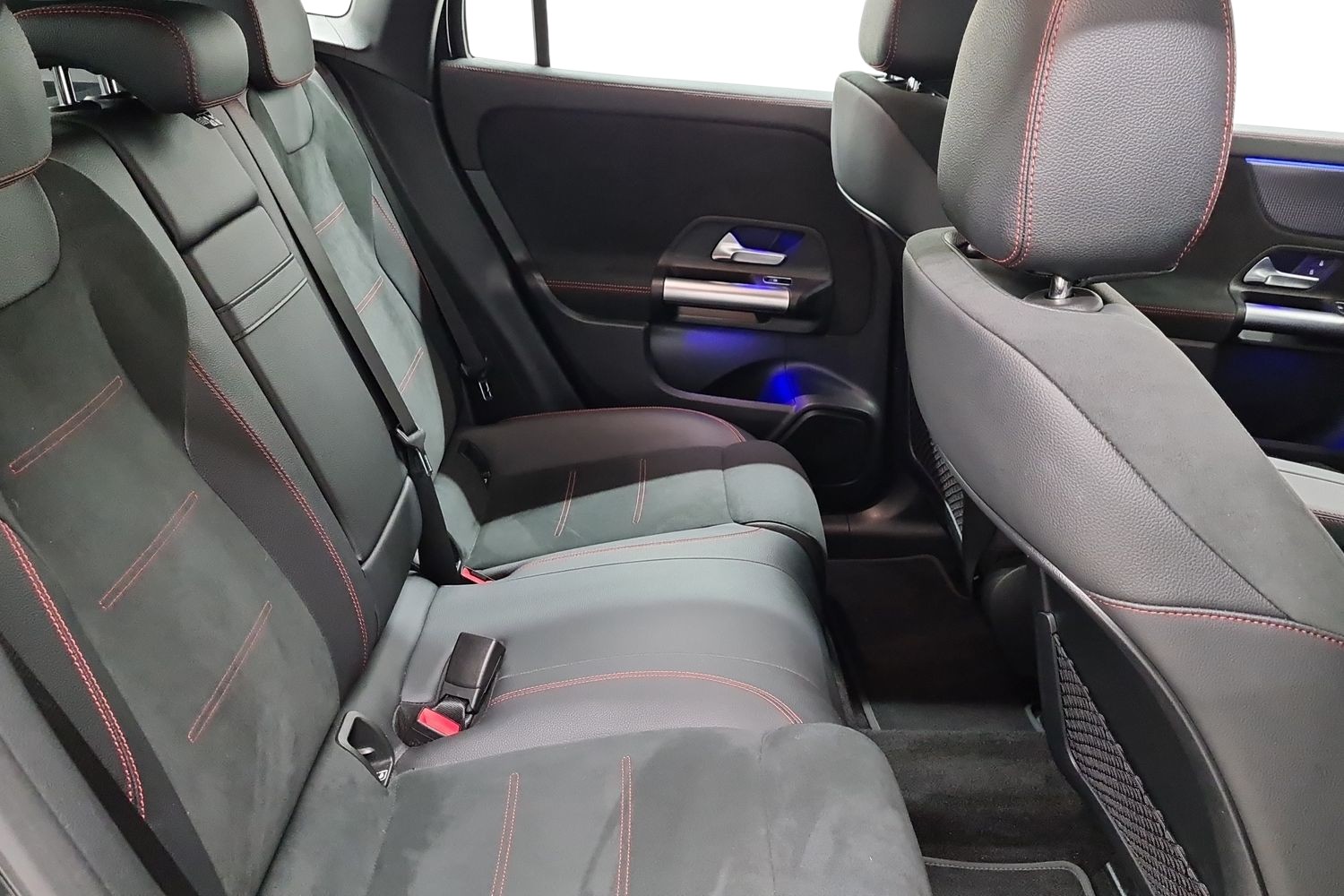 MERCEDES-BENZ EQA 2022