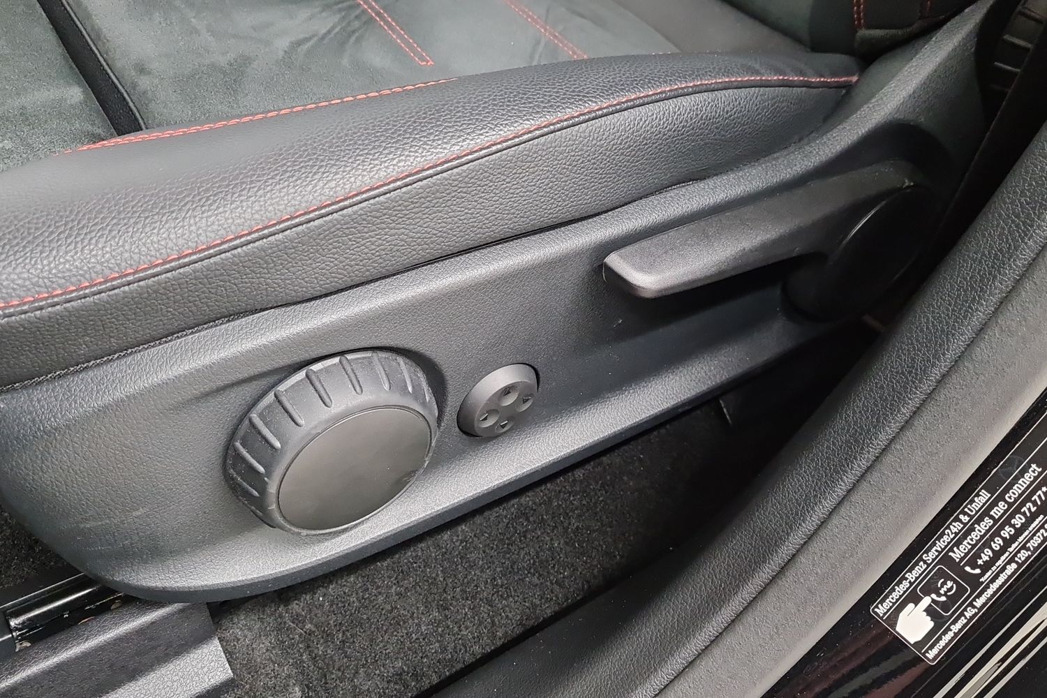 MERCEDES-BENZ EQA 2022