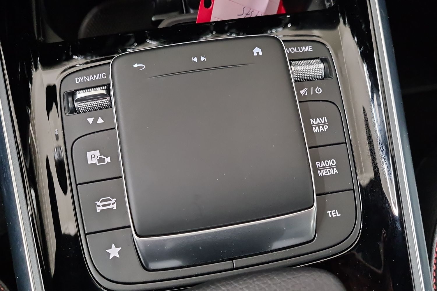 MERCEDES-BENZ EQA 2022