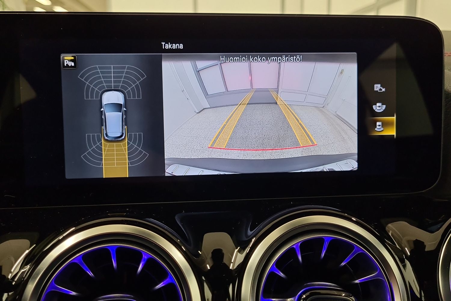 MERCEDES-BENZ EQA 2022