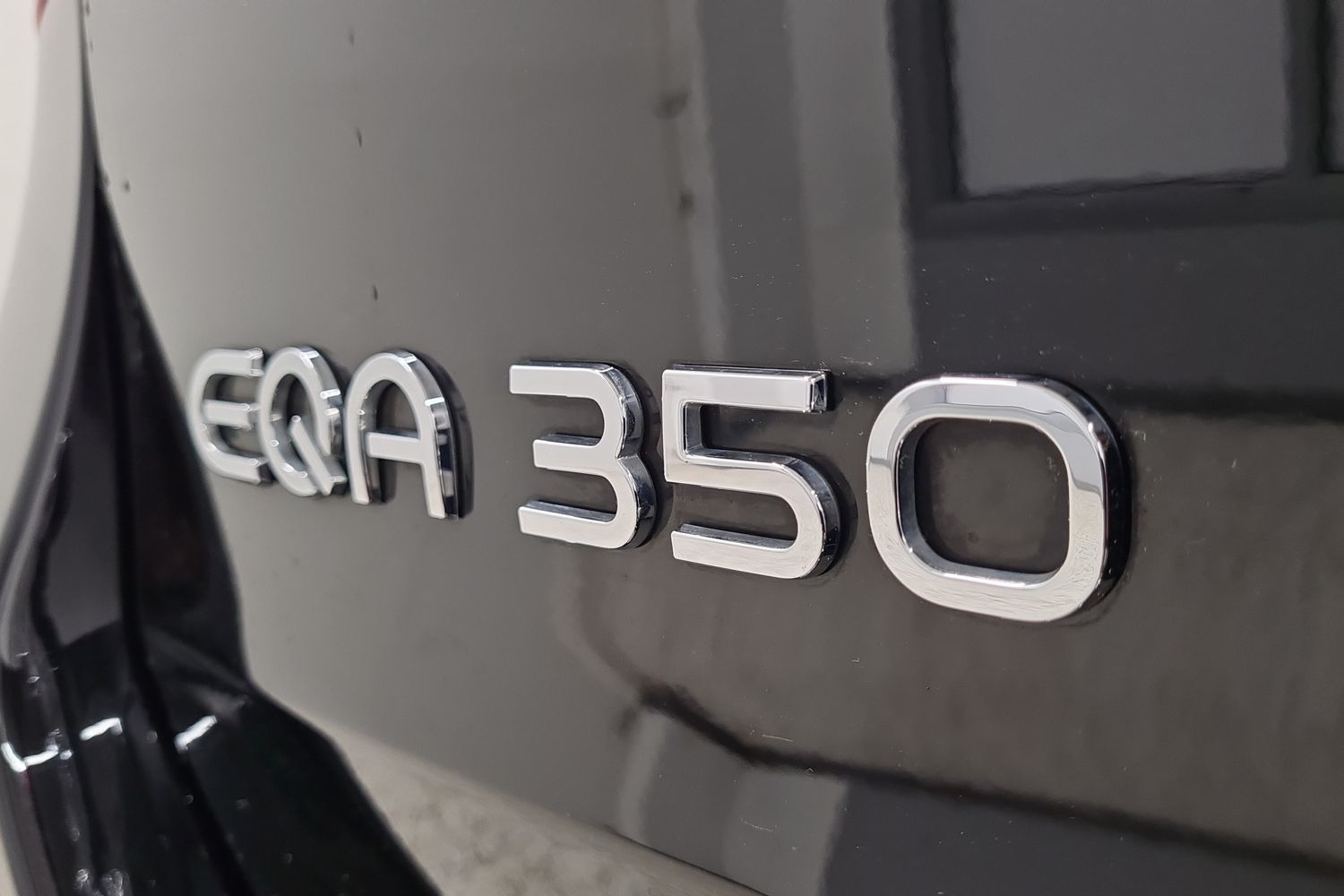 MERCEDES-BENZ EQA 2022