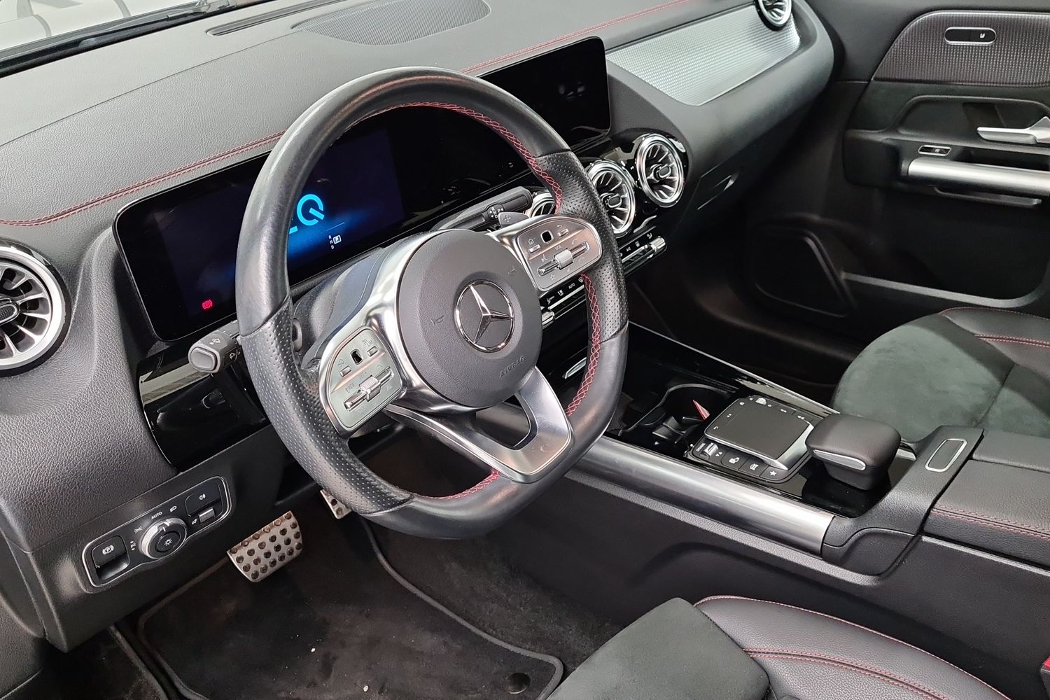 MERCEDES-BENZ EQA 2022