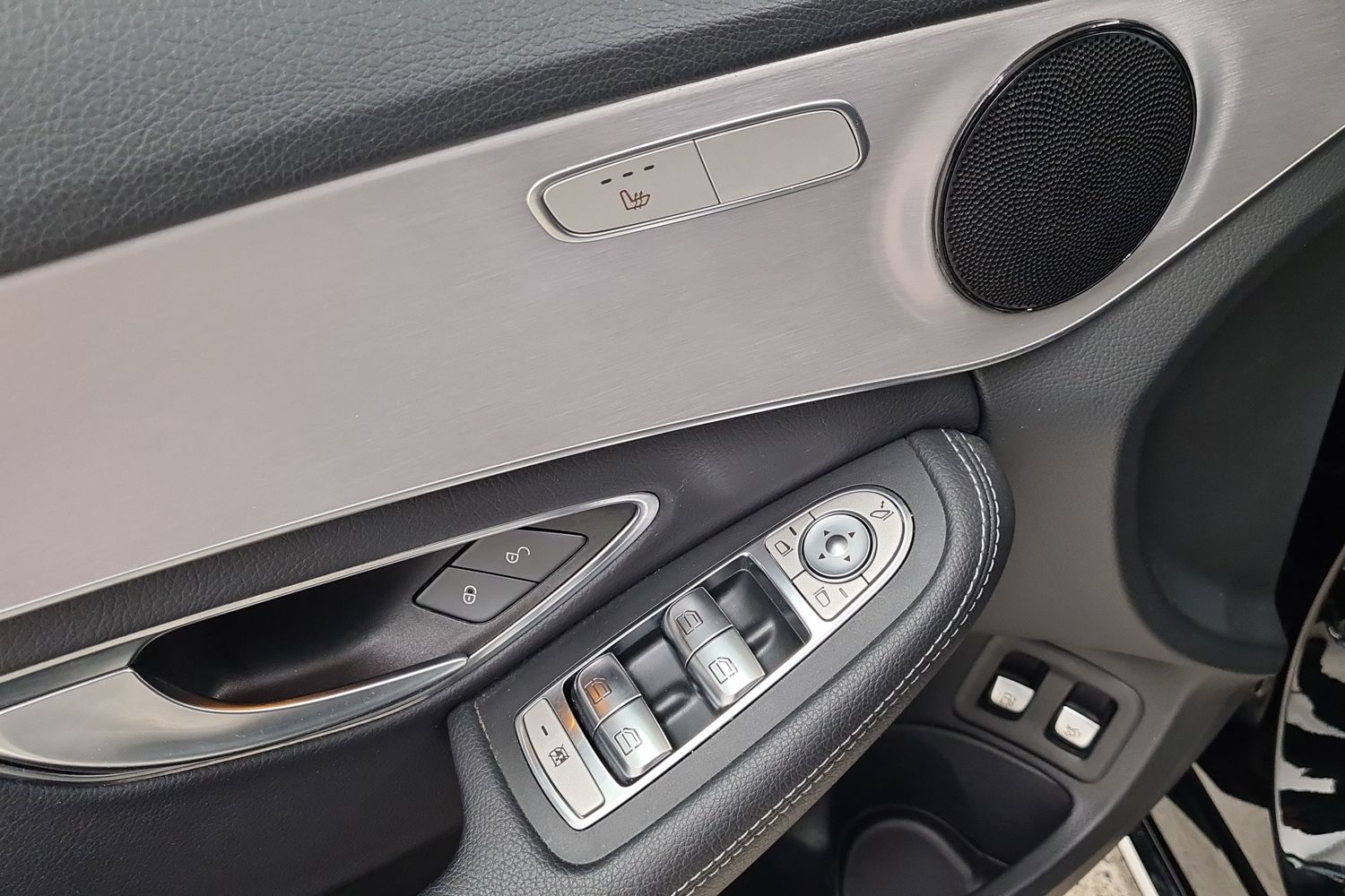 MERCEDES-BENZ C 2020