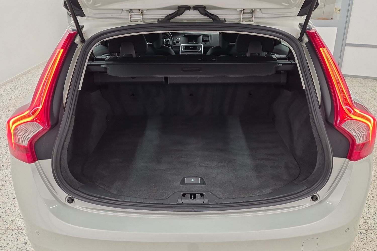 VOLVO V60 2011
