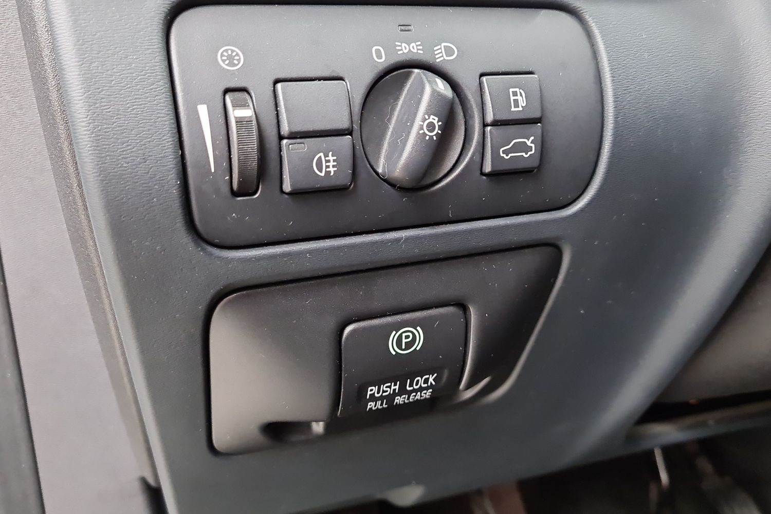 VOLVO V60 2011