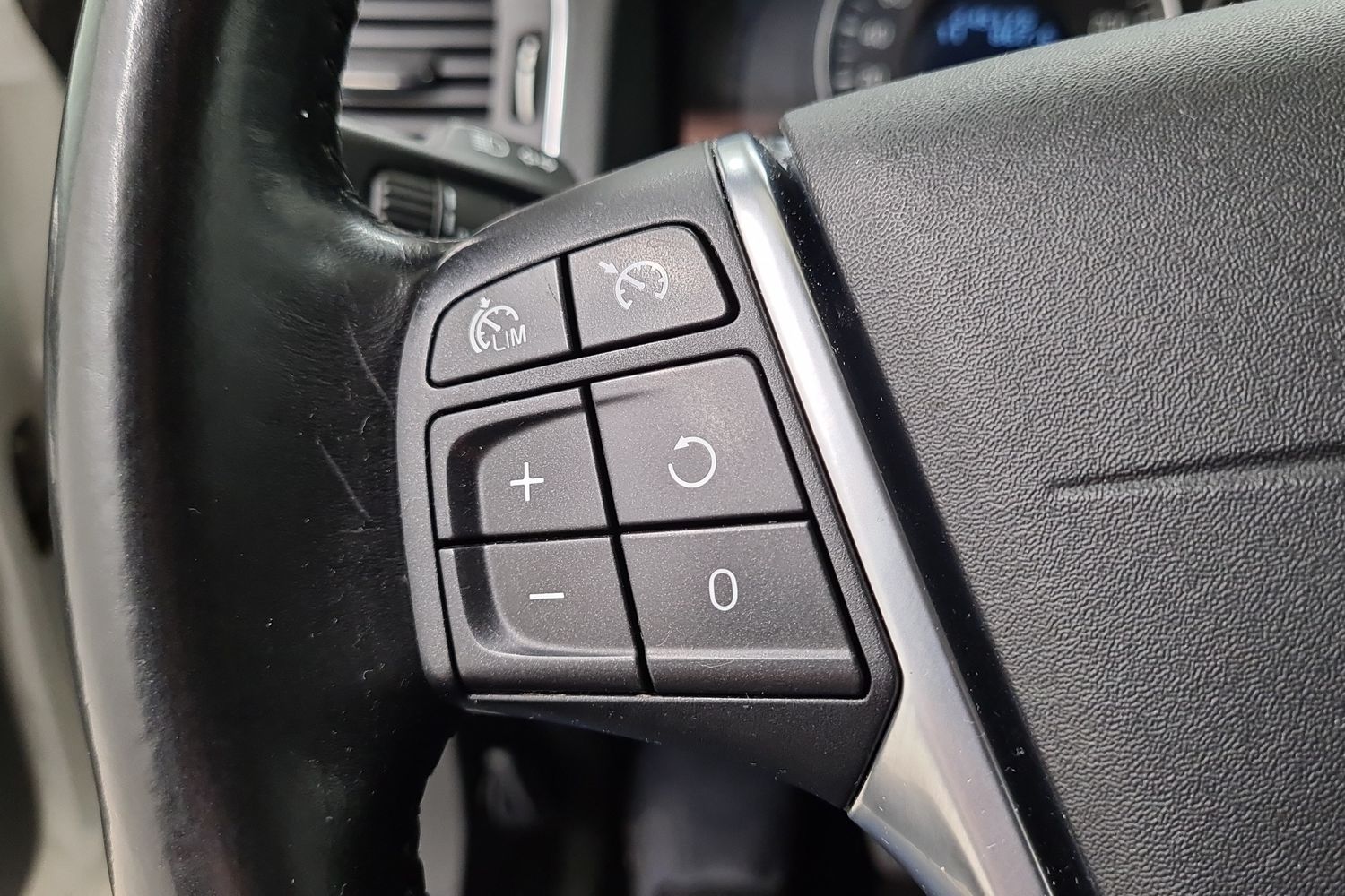 VOLVO V60 2011