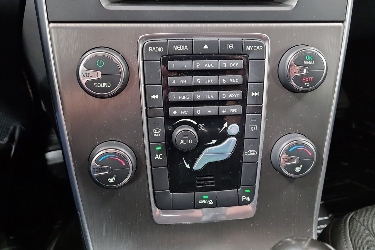 VOLVO V60 2011