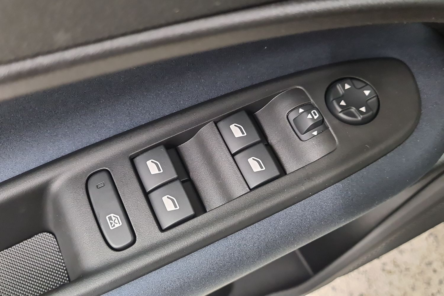 Alfa Romeo Junior 2025