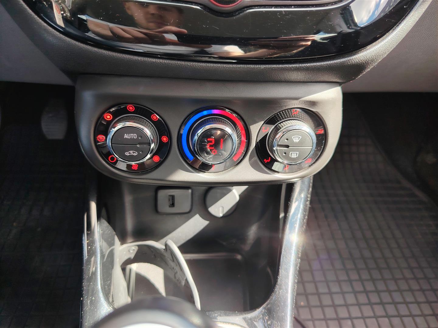 OPEL CORSA 2016