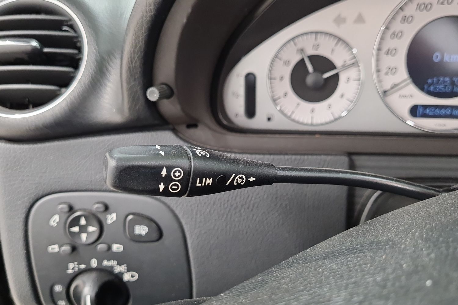 MERCEDES-BENZ CLK 2006