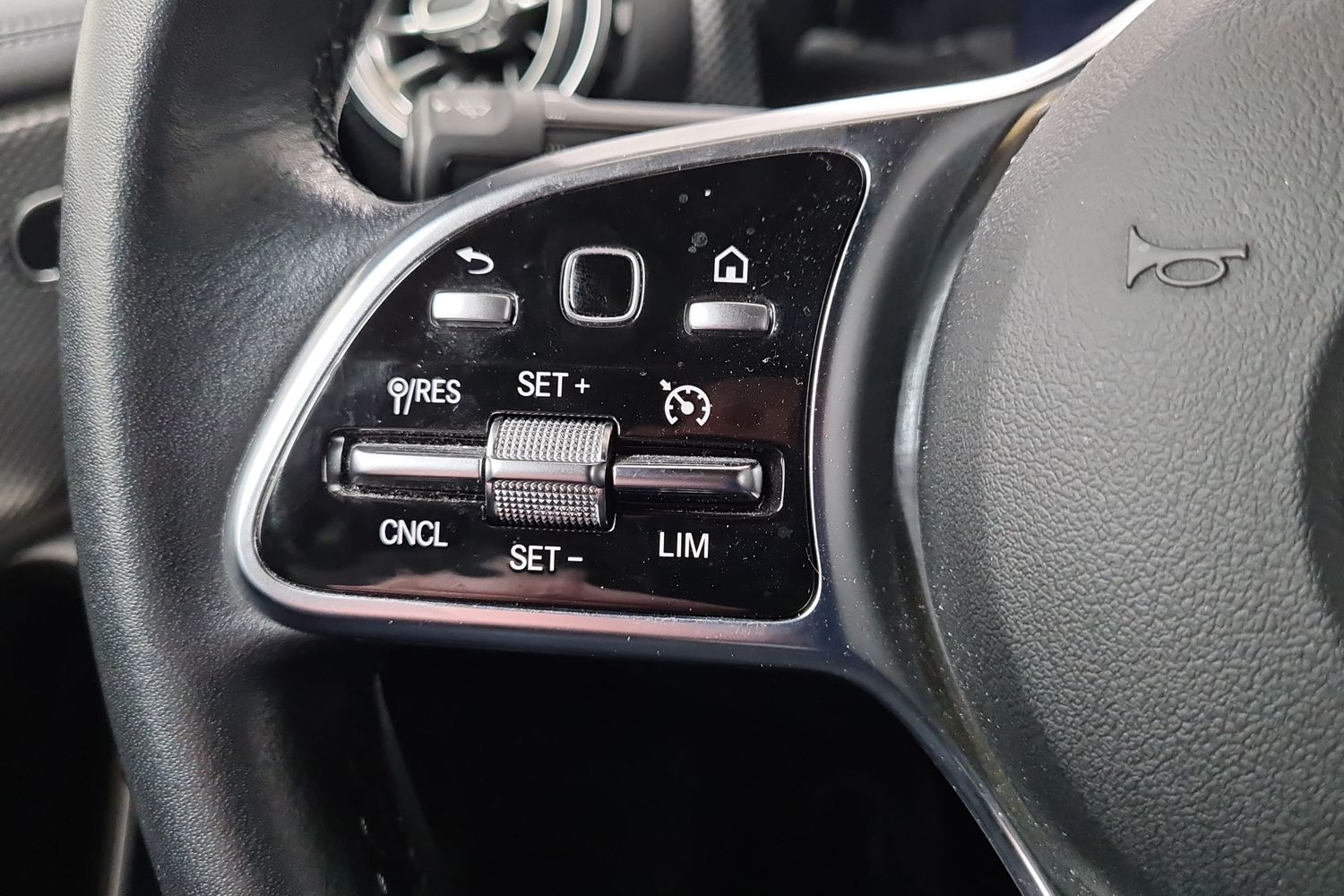 MERCEDES-BENZ CLA 2019