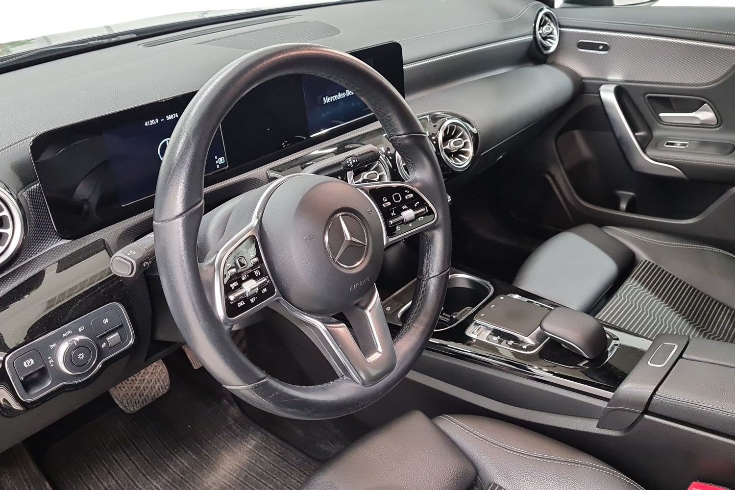 MERCEDES-BENZ CLA 2019