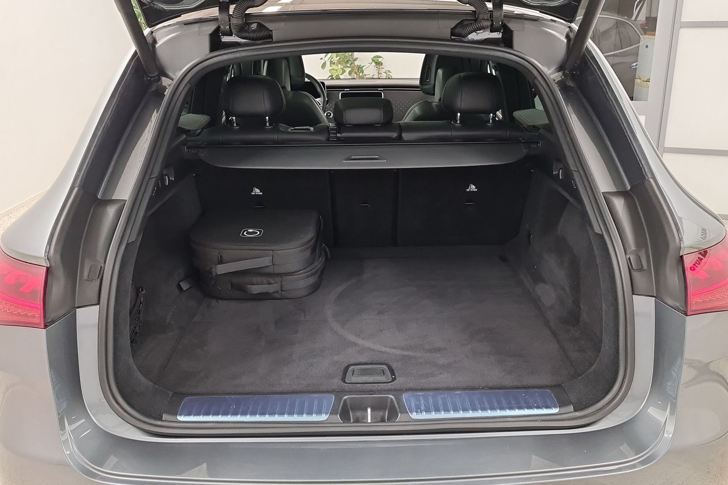 MERCEDES-BENZ EQE SUV 13