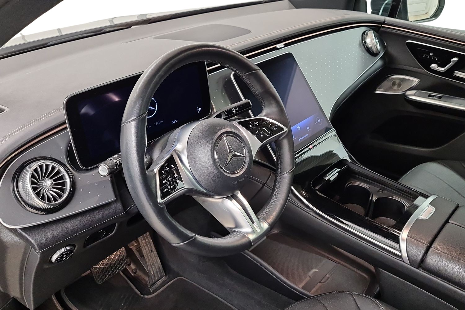 MERCEDES-BENZ EQE SUV 7