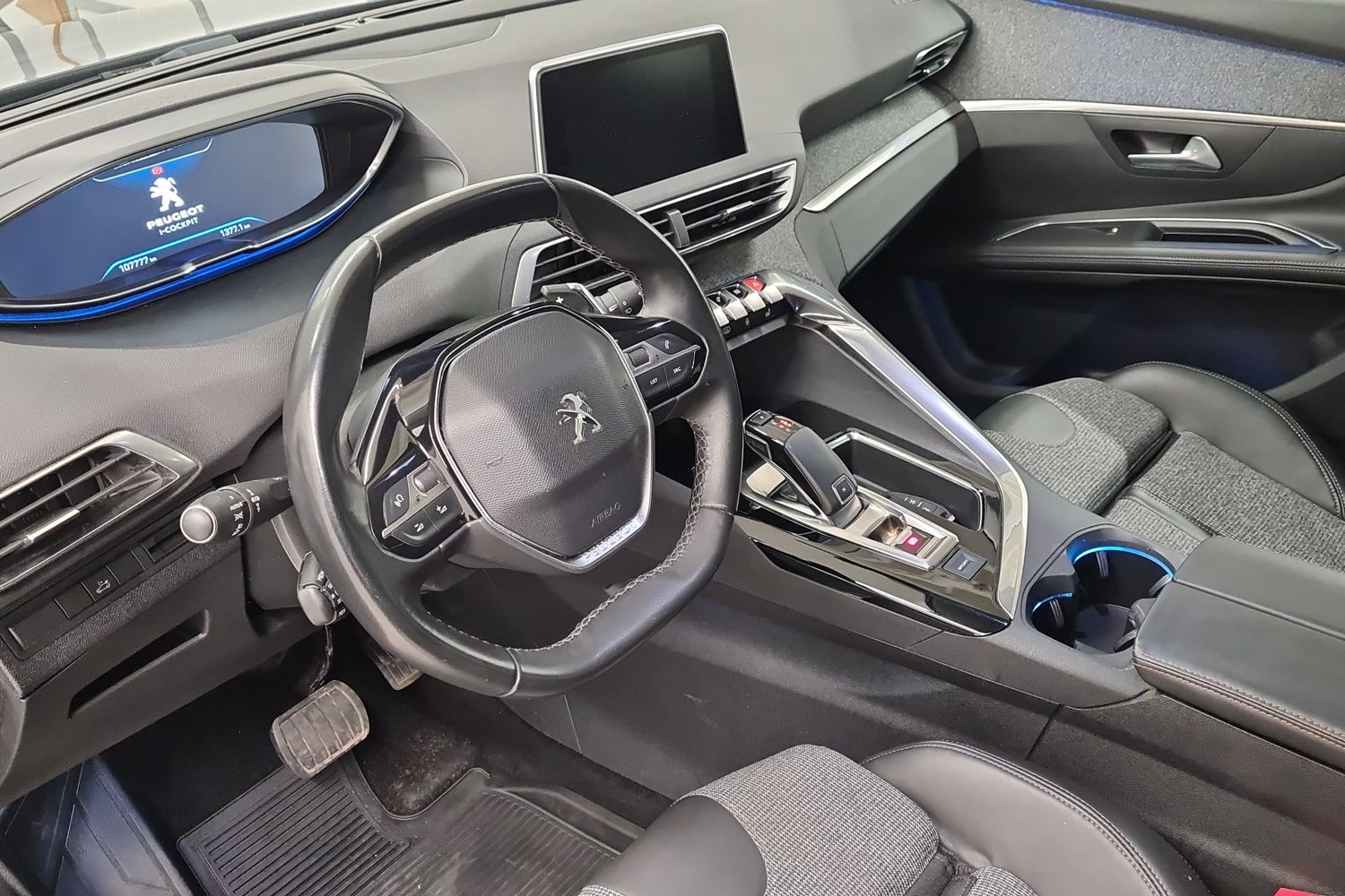 PEUGEOT 5008 2018