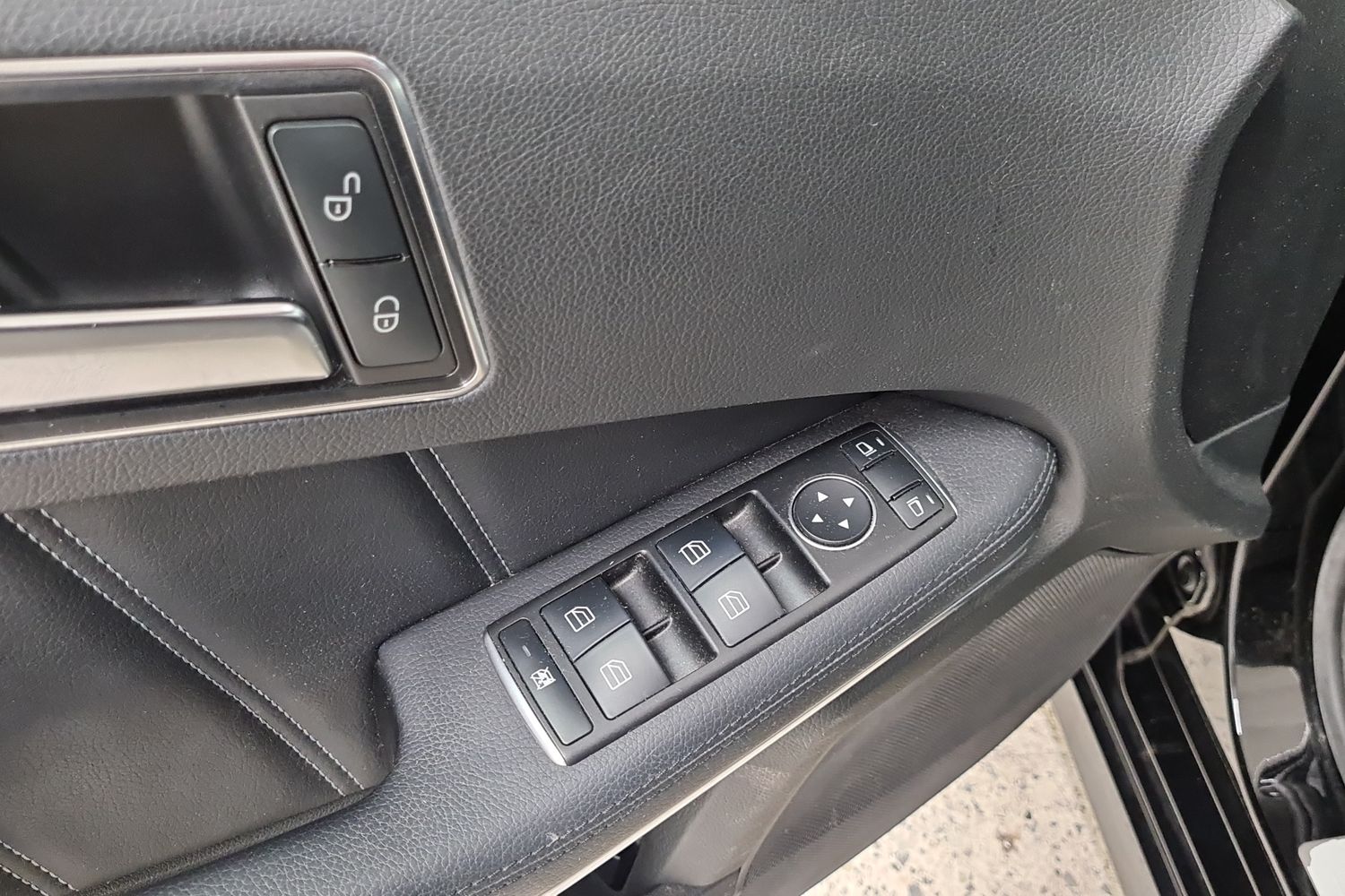 MERCEDES-BENZ E 2016