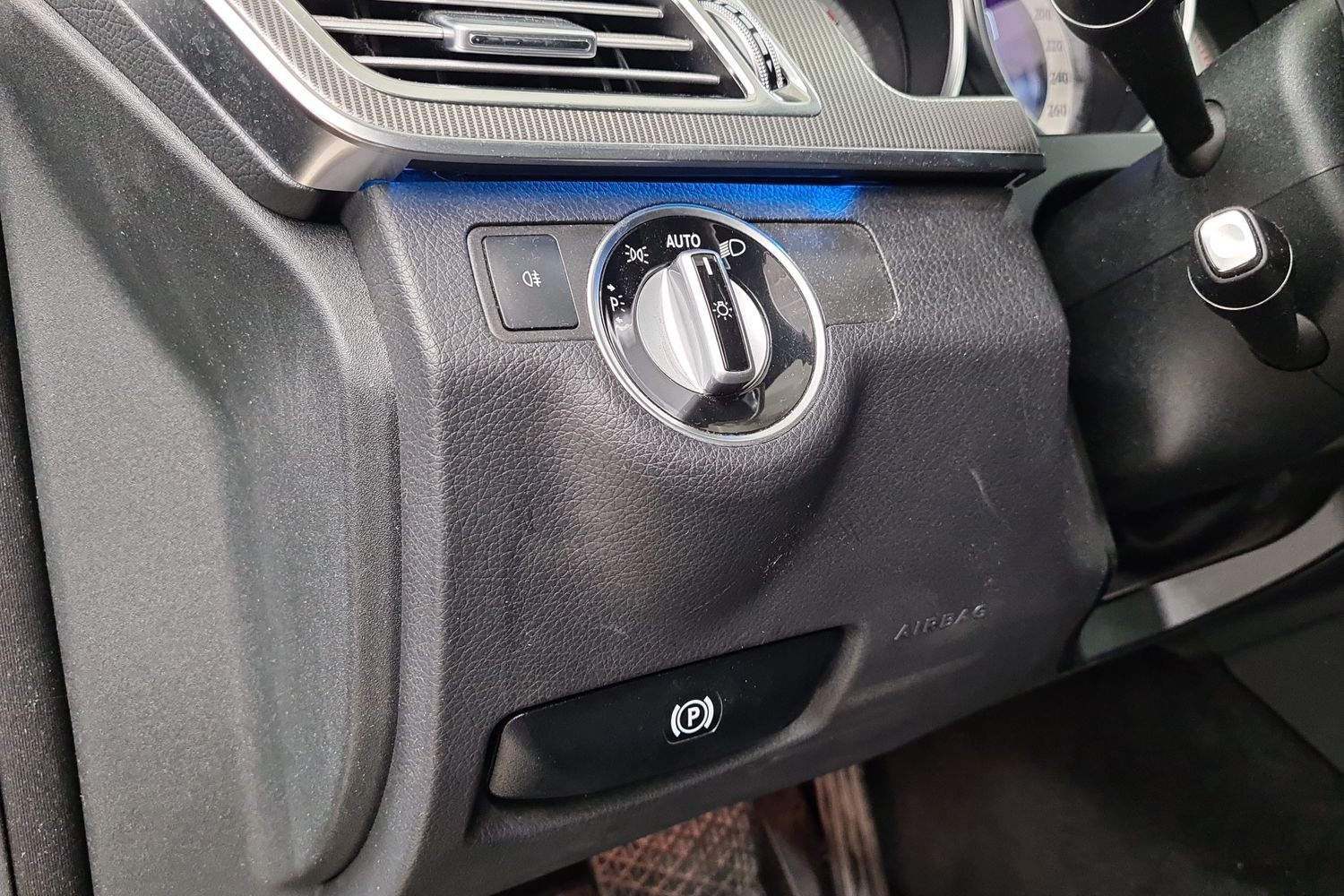 MERCEDES-BENZ E 2016