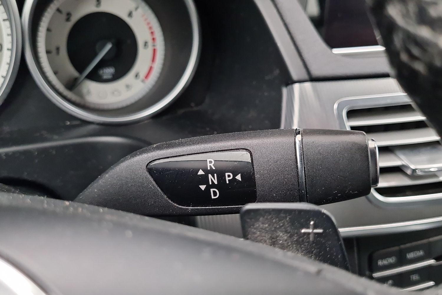 MERCEDES-BENZ E 2016