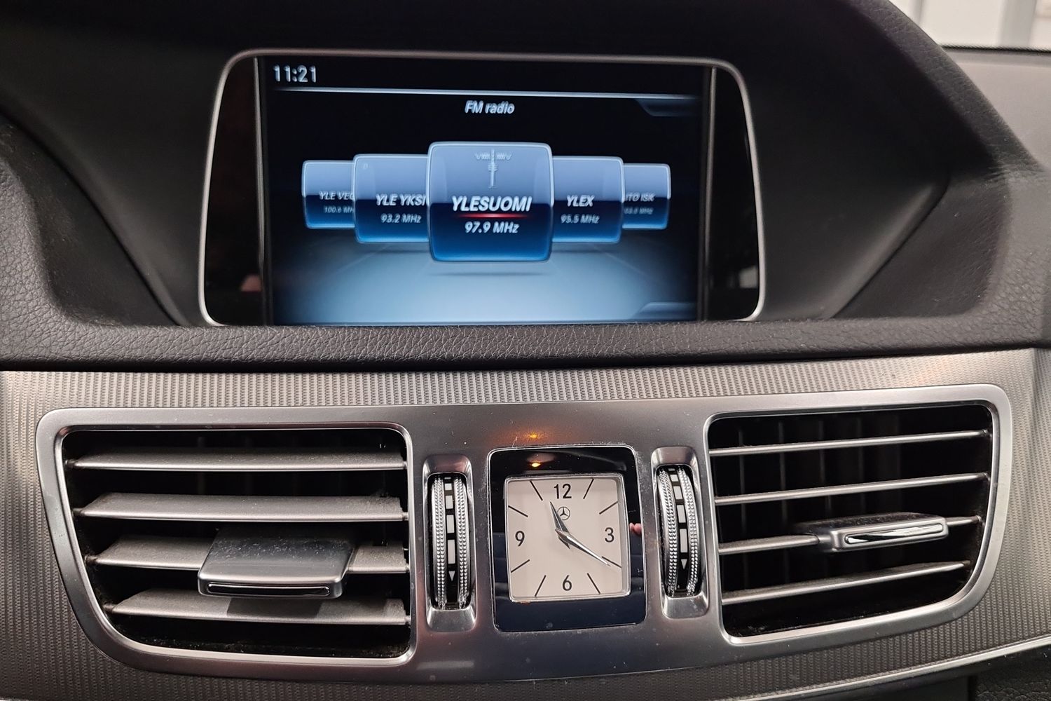 MERCEDES-BENZ E 2016