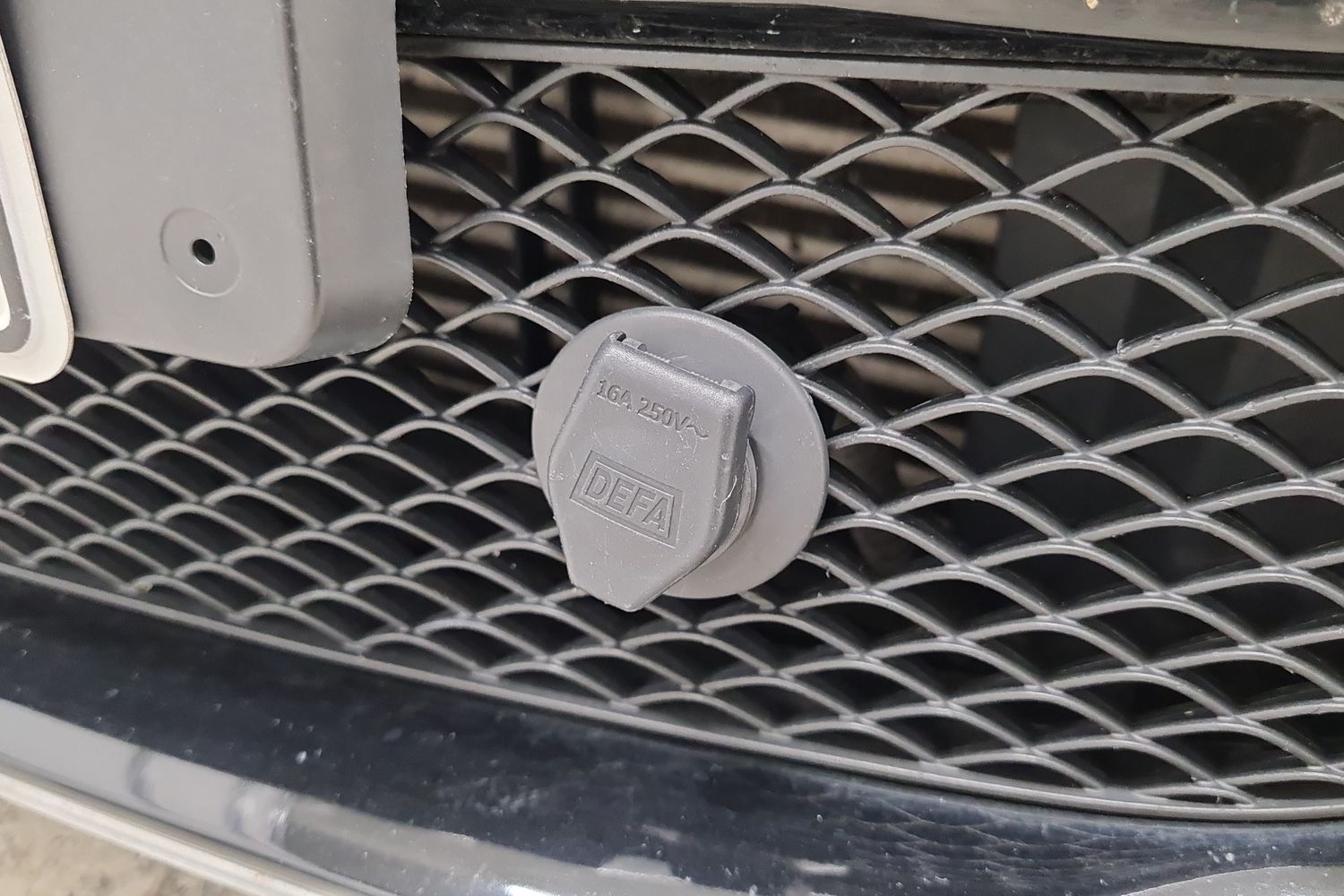 MERCEDES-BENZ E 2016