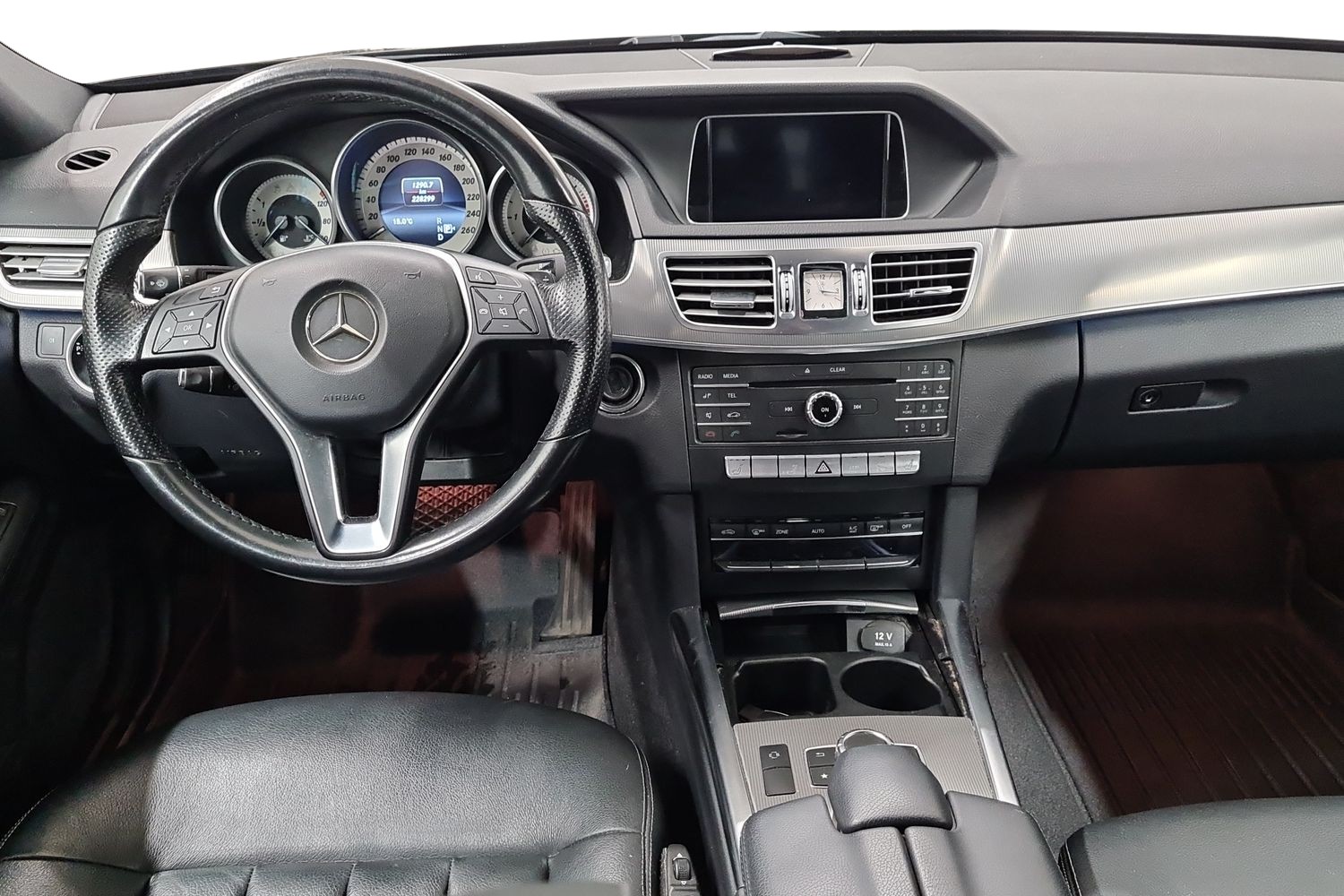 MERCEDES-BENZ E 2016