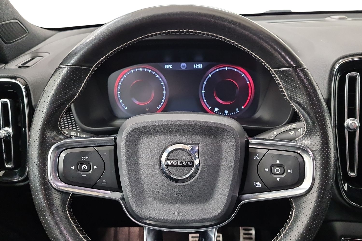 VOLVO XC40 2018