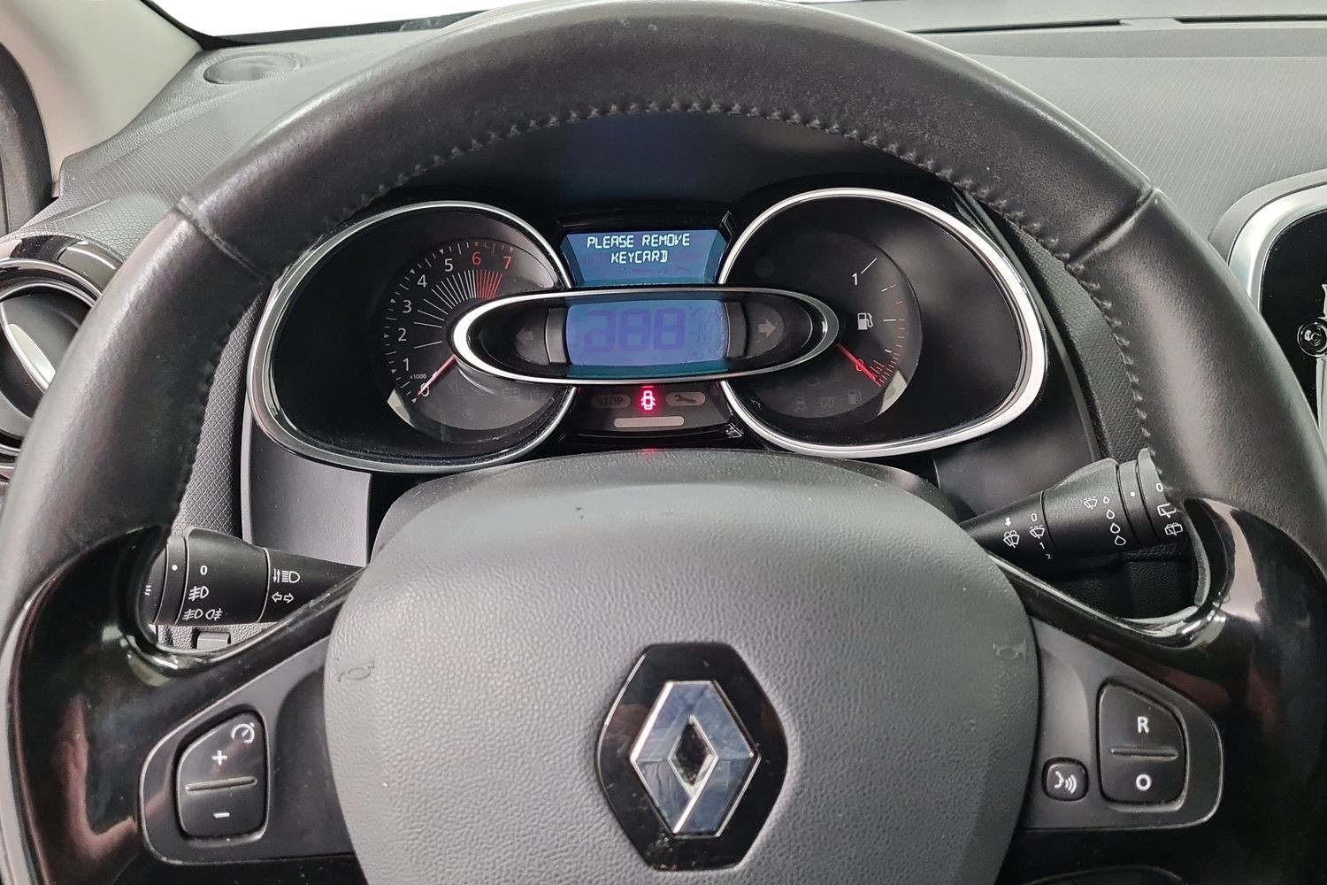 RENAULT CLIO 2016