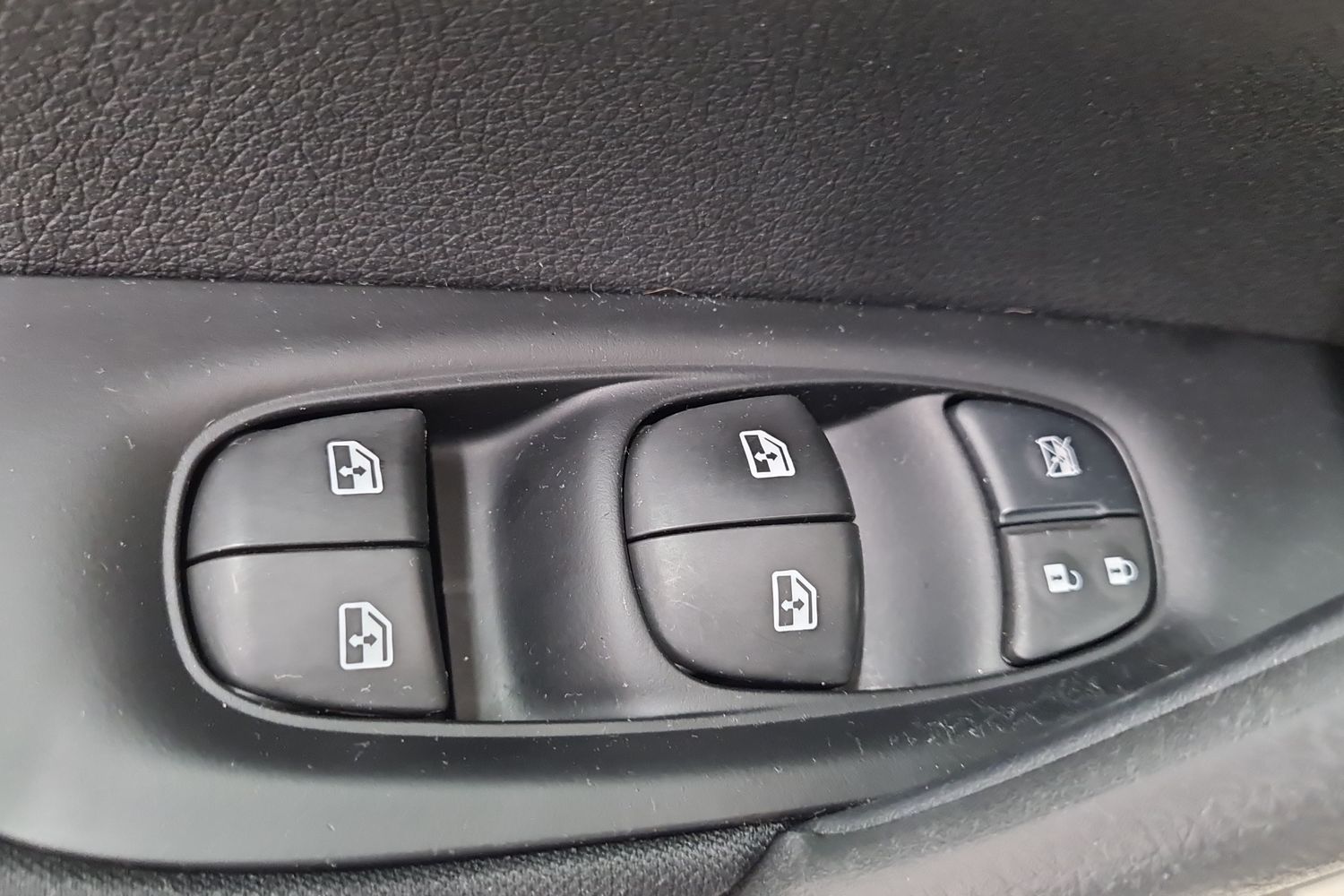 NISSAN QASHQAI 2018