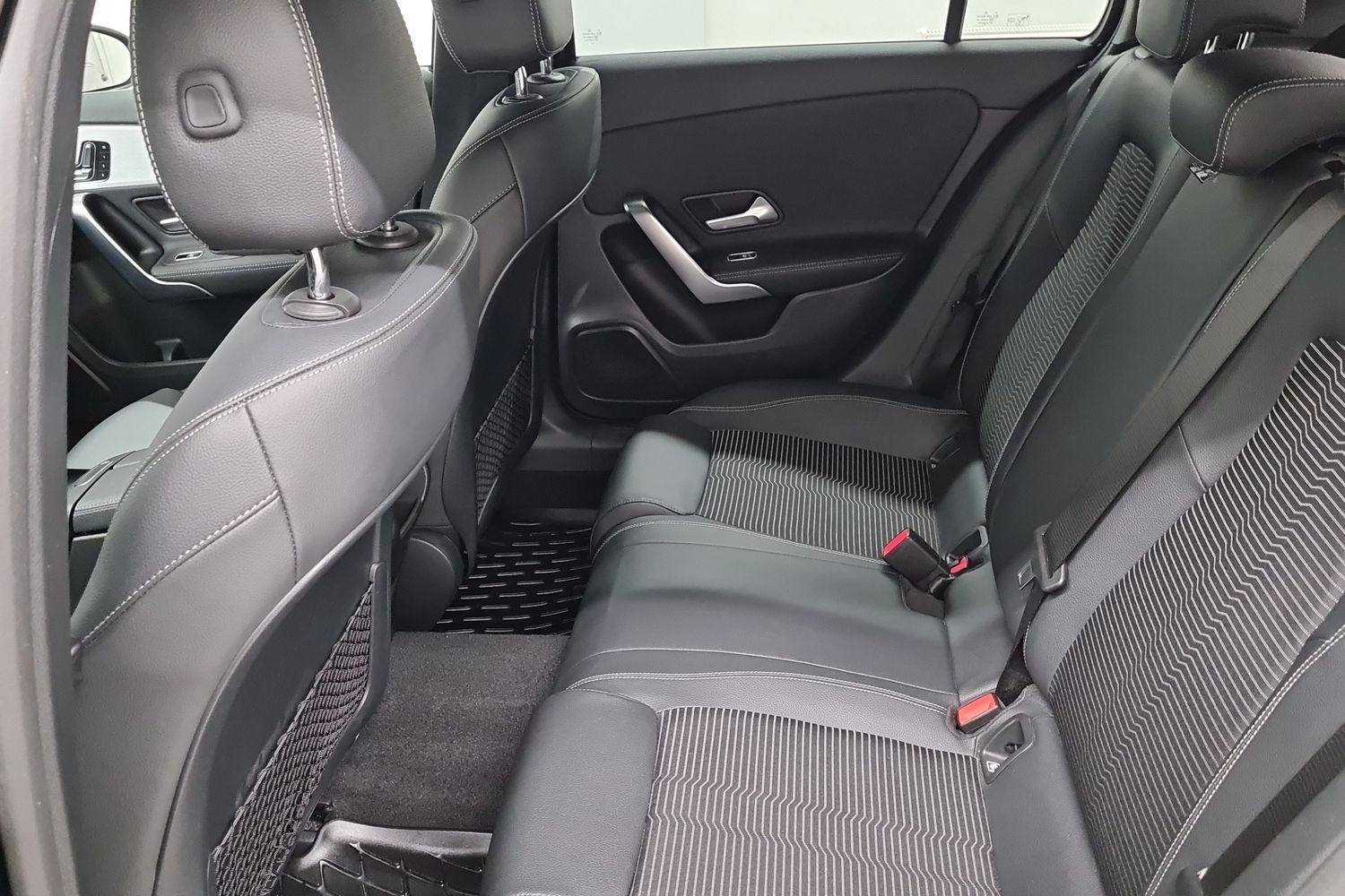 MERCEDES-BENZ A 2021