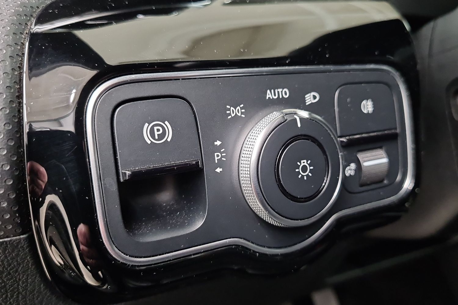 MERCEDES-BENZ A 2021