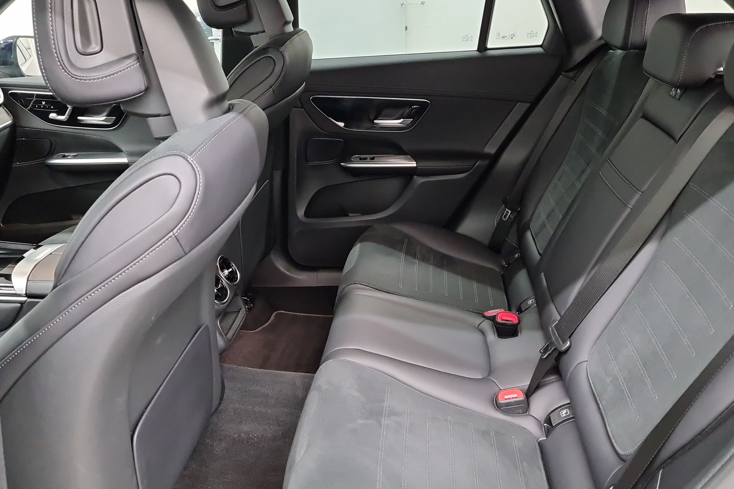 MERCEDES-BENZ GLC 2024