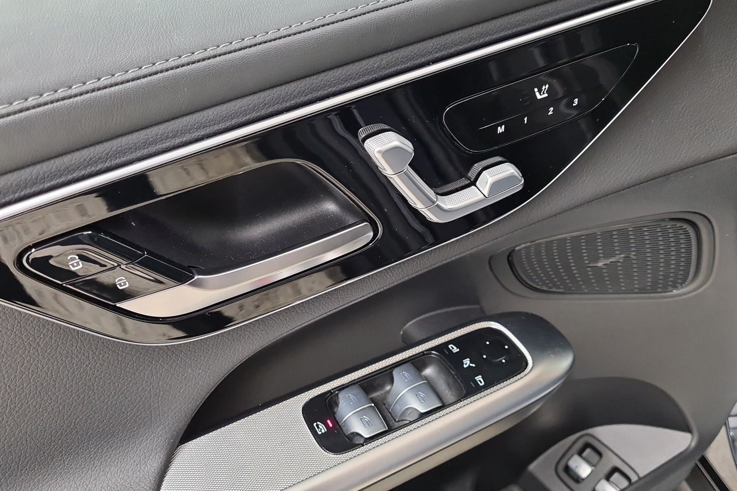 MERCEDES-BENZ GLC 2024