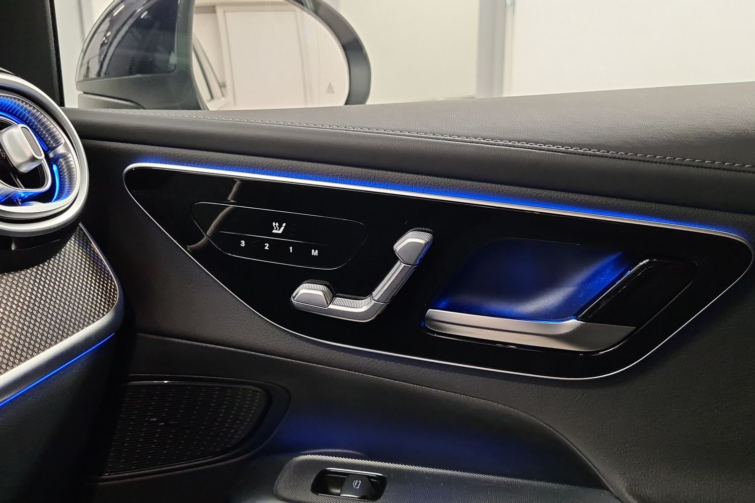 MERCEDES-BENZ GLC 2024