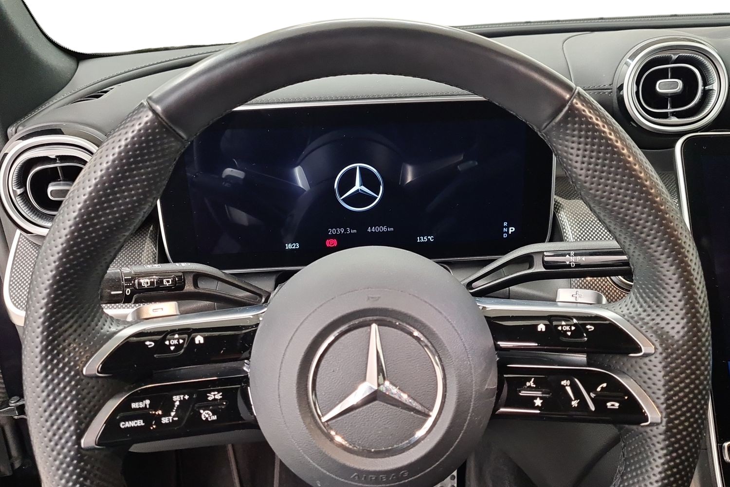 MERCEDES-BENZ GLC 2024