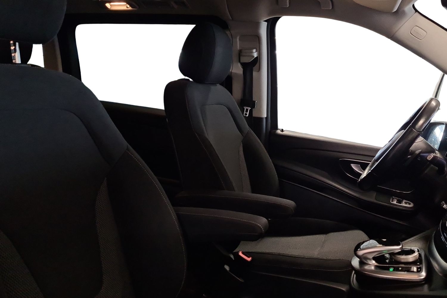 MERCEDES-BENZ V 2016