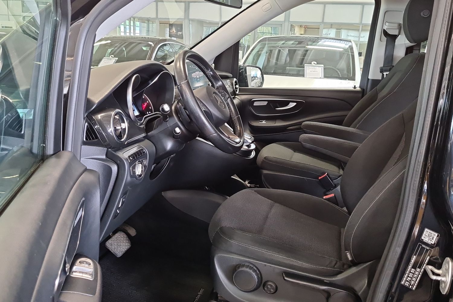 MERCEDES-BENZ V 2016